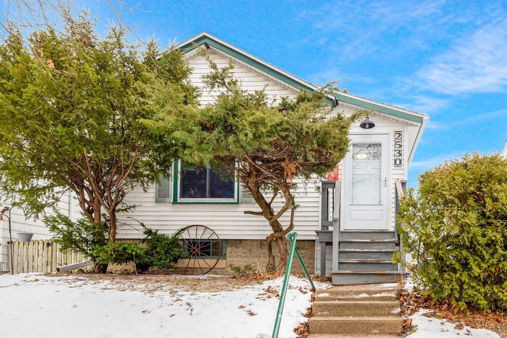 2530 S Austin STREET, Milwaukee, WI 53207