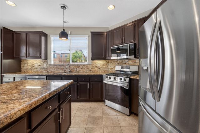 38390 Magdelena St, Murrieta, CA 92563