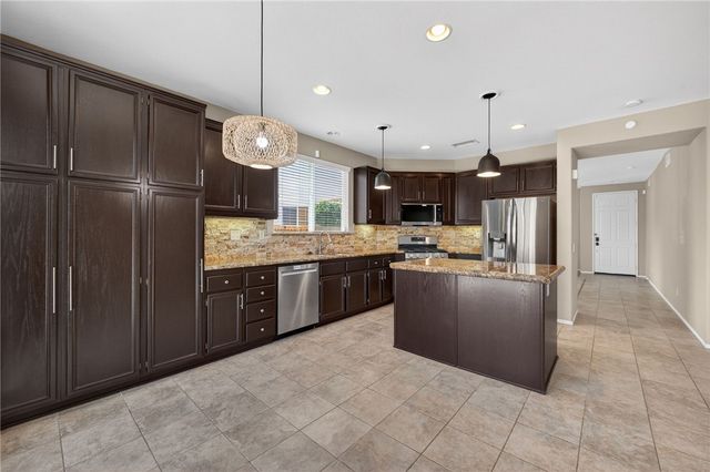 38390 Magdelena St, Murrieta, CA 92563