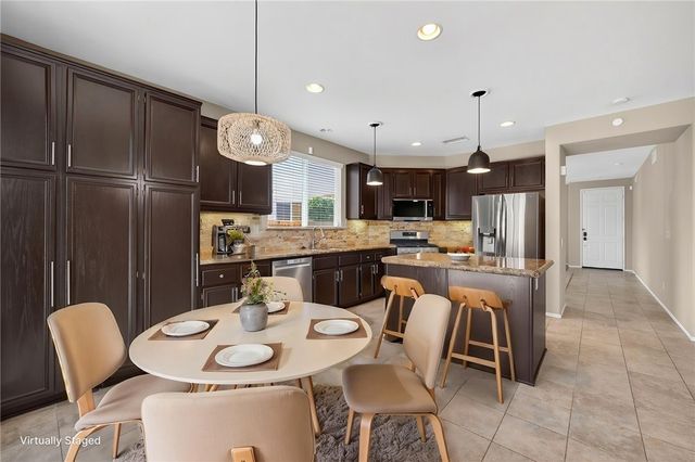38390 Magdelena St, Murrieta, CA 92563