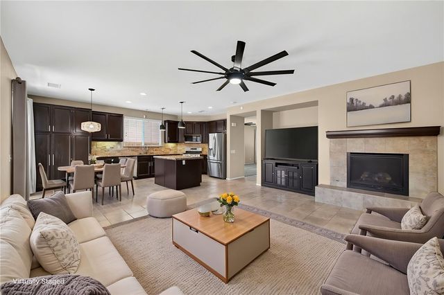 38390 Magdelena St, Murrieta, CA 92563