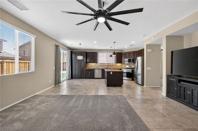 38390 Magdelena St, Murrieta, CA 92563