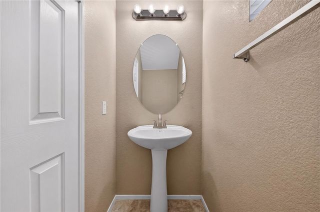 38390 Magdelena St, Murrieta, CA 92563