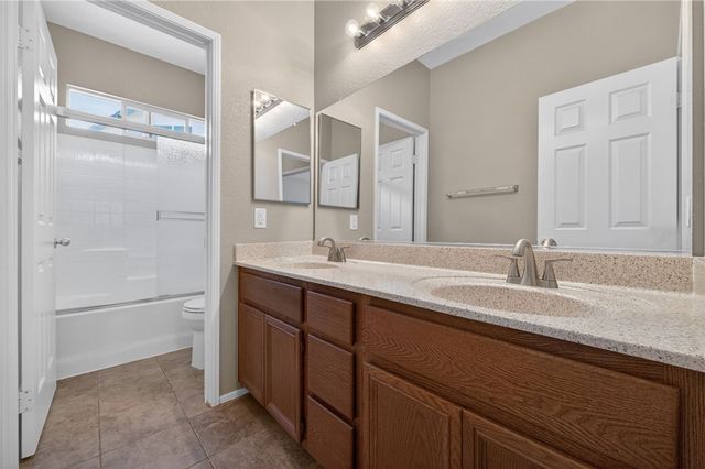 38390 Magdelena St, Murrieta, CA 92563