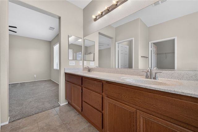 38390 Magdelena St, Murrieta, CA 92563