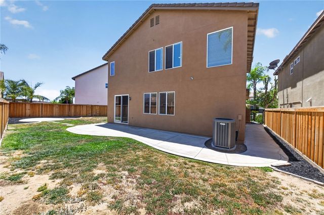 38390 Magdelena St, Murrieta, CA 92563