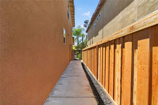 38390 Magdelena St, Murrieta, CA 92563