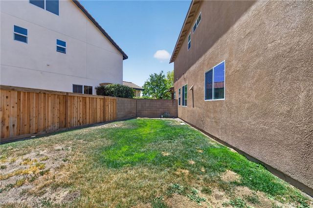 38390 Magdelena St, Murrieta, CA 92563
