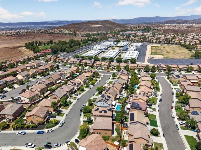 38390 Magdelena St, Murrieta, CA 92563
