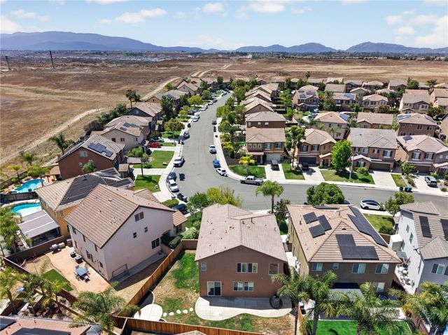 38390 Magdelena St, Murrieta, CA 92563