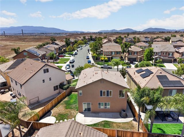 38390 Magdelena St, Murrieta, CA 92563