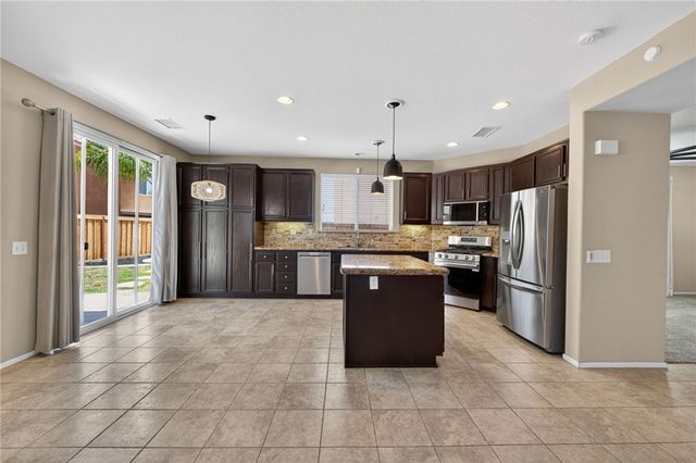 38390 Magdelena St, Murrieta, CA 92563