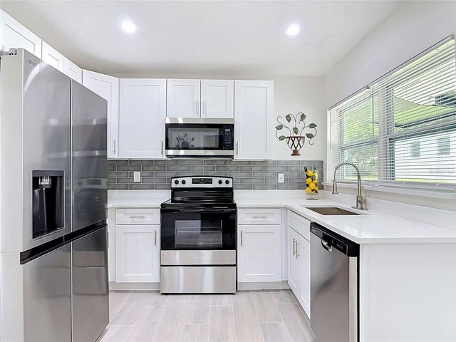 303 LAKE GERTIE ROAD, Deland, FL 32720
