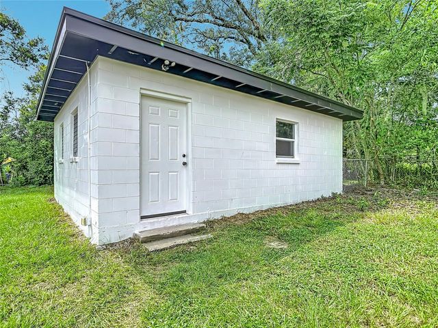 303 LAKE GERTIE ROAD, Deland, FL 32720