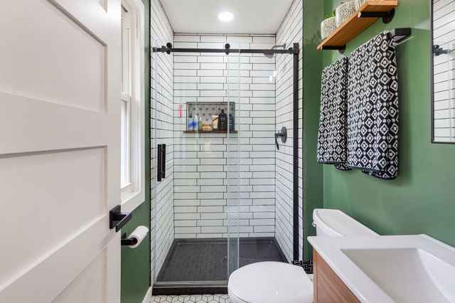 920 W Firestone Drive, Hoffman Estates, IL 60192