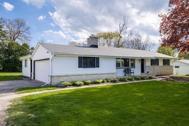 17535 Azure LANE, Brookfield, WI 53045