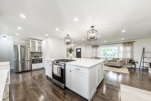17535 Azure LANE, Brookfield, WI 53045