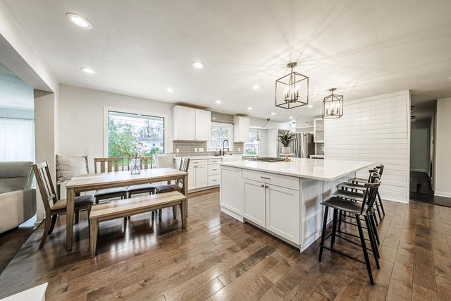 17535 Azure LANE, Brookfield, WI 53045