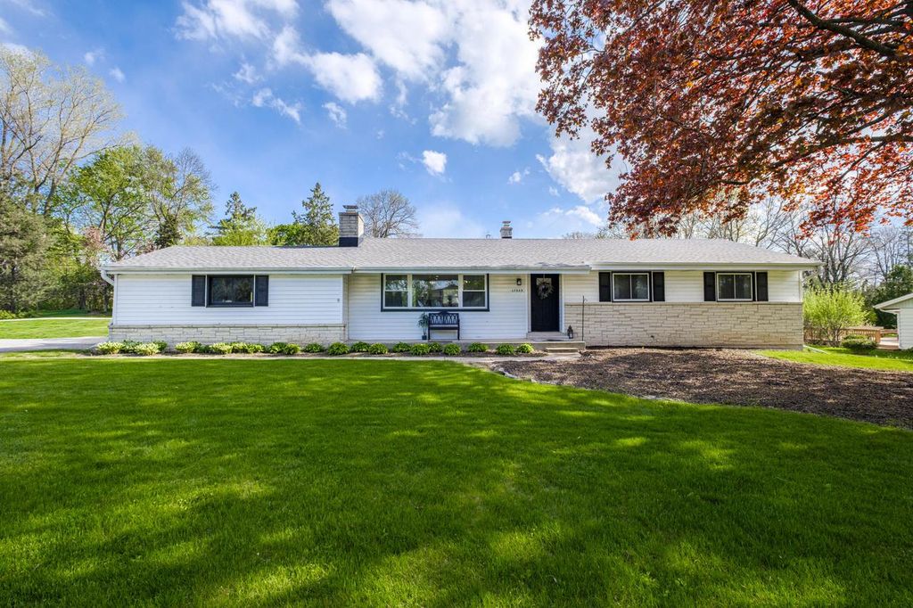 17535 Azure LANE, Brookfield, WI 53045