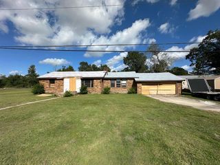 813 Weeks Ln Lane, Lake Charles, LA 70607