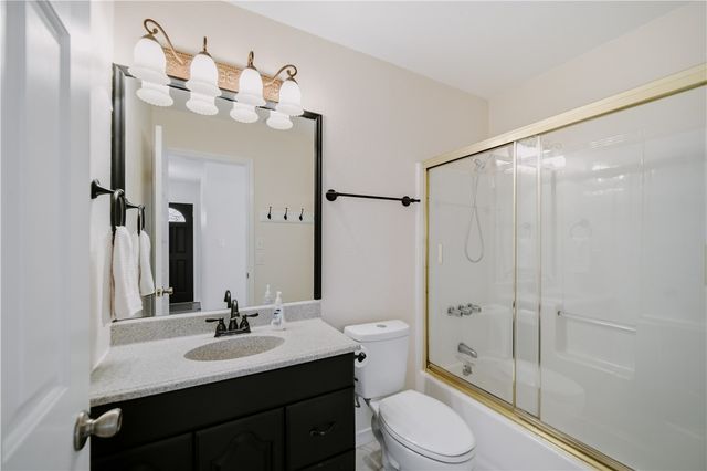 711 Waterwood St, Rockport, TX 78382