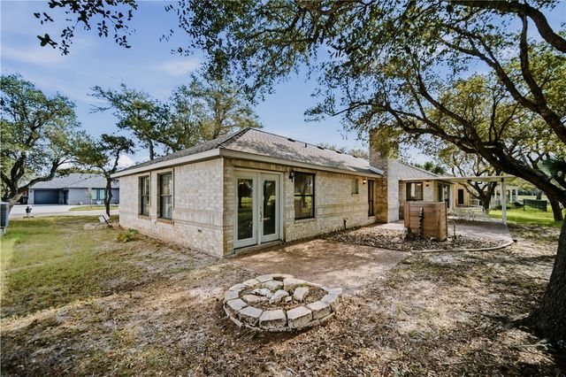 711 Waterwood St, Rockport, TX 78382