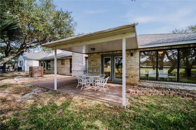 711 Waterwood St, Rockport, TX 78382