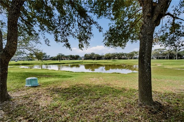 711 Waterwood St, Rockport, TX 78382