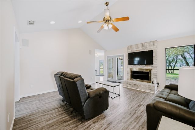 711 Waterwood St, Rockport, TX 78382