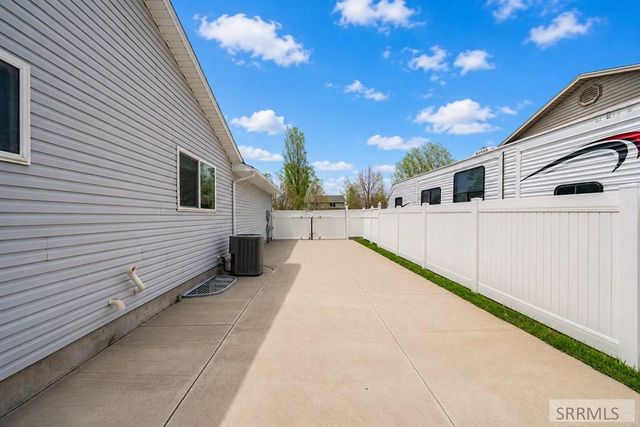 1862 Eagle Pointe Drive, Ammon, ID 83406