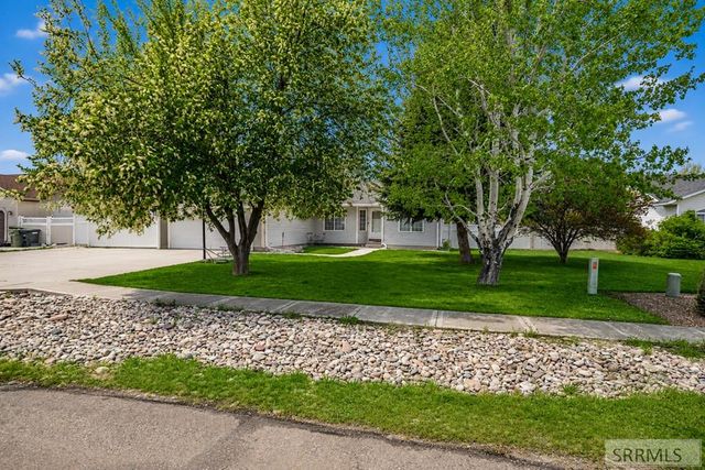 1862 Eagle Pointe Drive, Ammon, ID 83406
