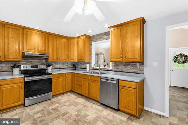 610 SUTTON DR, Pasadena, MD 21122