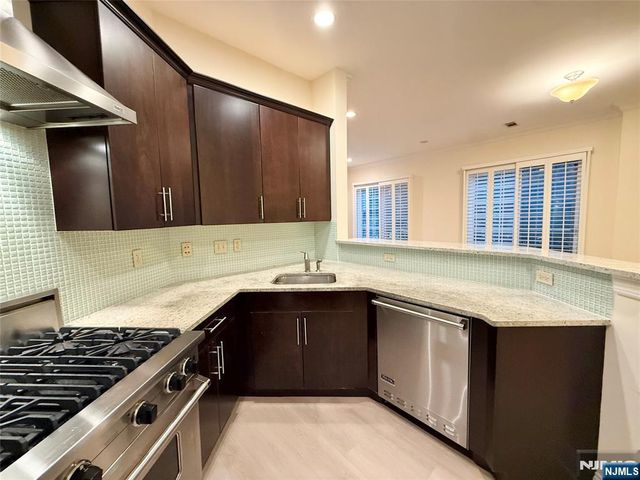 1210 The Plaza, Tenafly, NJ 07670