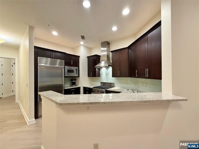 1210 The Plaza, Tenafly, NJ 07670