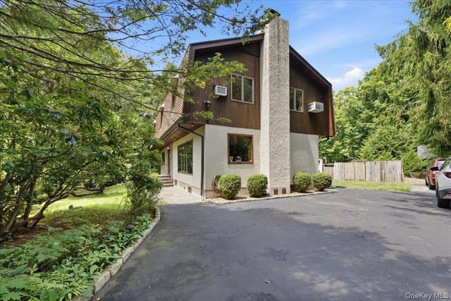 15 Woodcrest Terrace, Amawalk, NY 10501