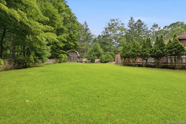 15 Woodcrest Terrace, Amawalk, NY 10501