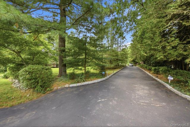 15 Woodcrest Terrace, Amawalk, NY 10501