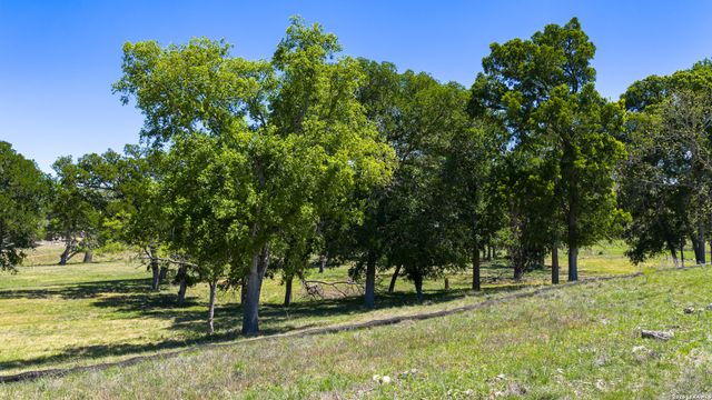 0011 Clearwater, Comfort, TX 78006