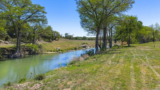 0011 Clearwater, Comfort, TX 78006