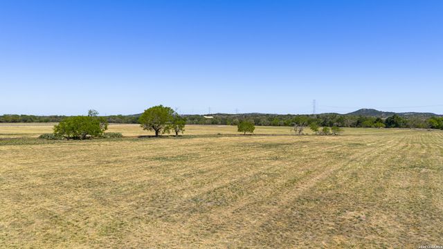 0011 Clearwater, Comfort, TX 78006