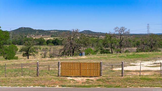 0011 Clearwater, Comfort, TX 78006