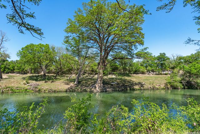 0011 Clearwater, Comfort, TX 78006