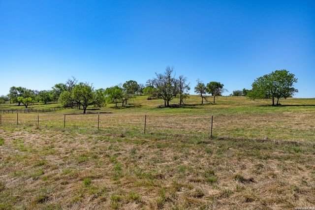 0011 Clearwater, Comfort, TX 78006