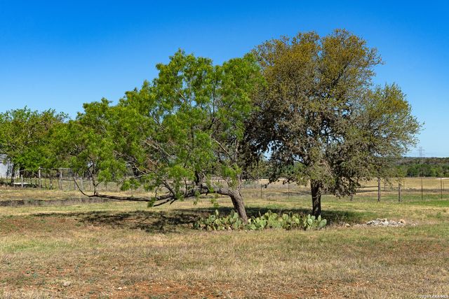 0011 Clearwater, Comfort, TX 78006