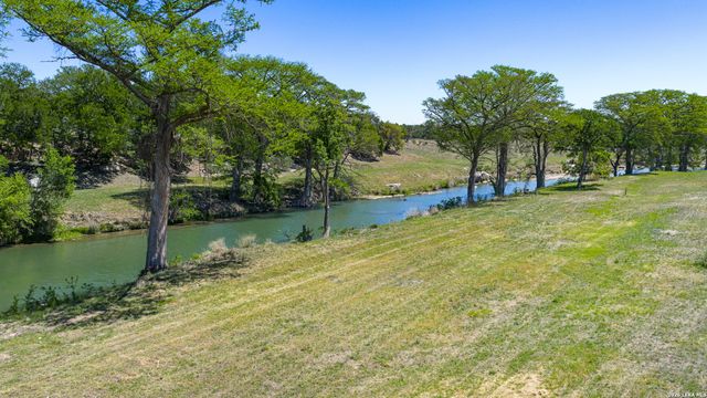 0011 Clearwater, Comfort, TX 78006