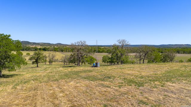 0011 Clearwater, Comfort, TX 78006