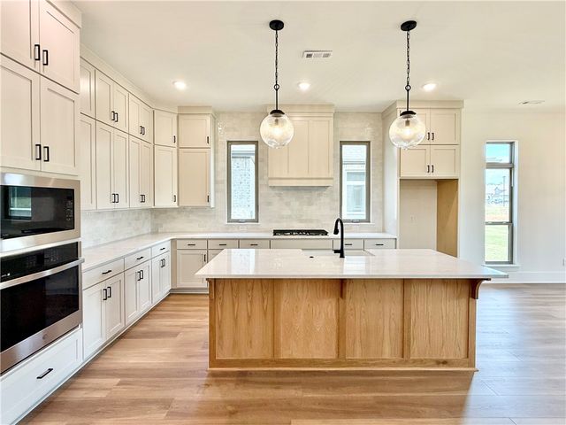 3107 S 14th Place, Rogers, AR 72758