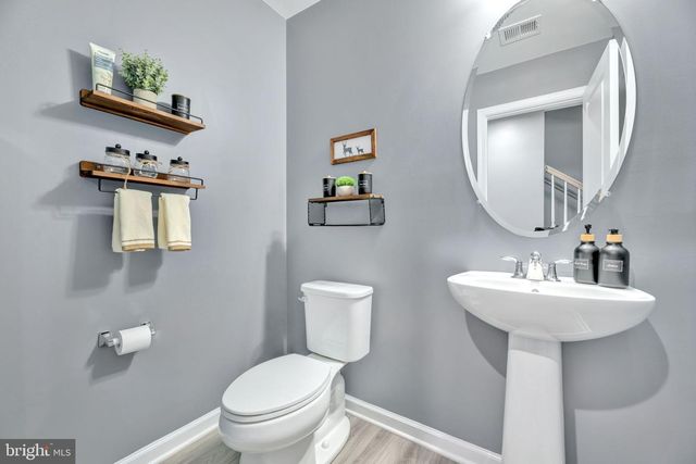 7204 CLAGETT DR, Hyattsville, MD 20785