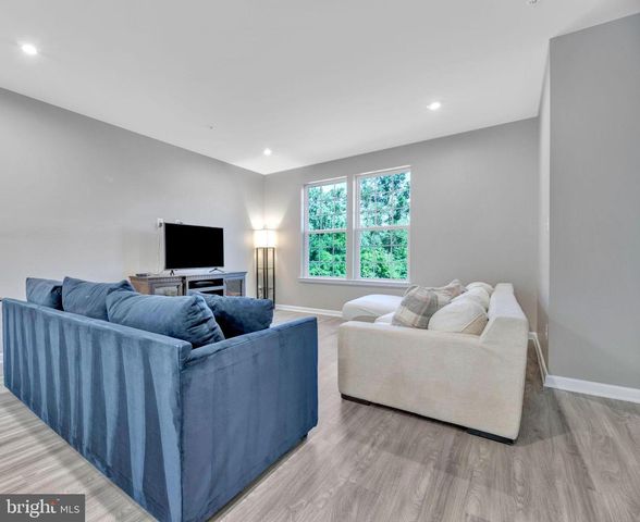 7204 CLAGETT DR, Hyattsville, MD 20785