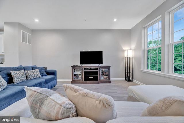 7204 CLAGETT DR, Hyattsville, MD 20785